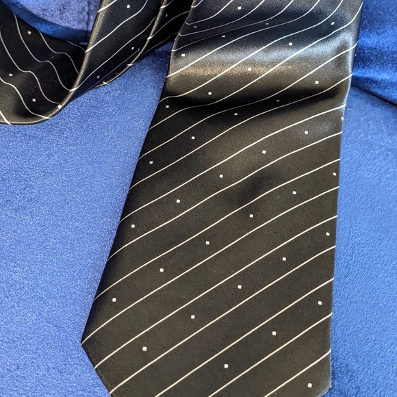Gino Marconi Handmade Black Necktie - Picture 3 of 3